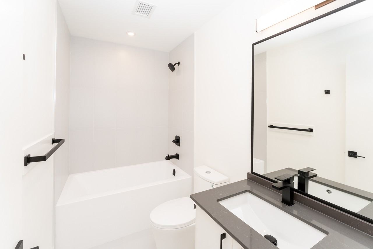 809 Arncote Ave #601 - Photo 4 of 19