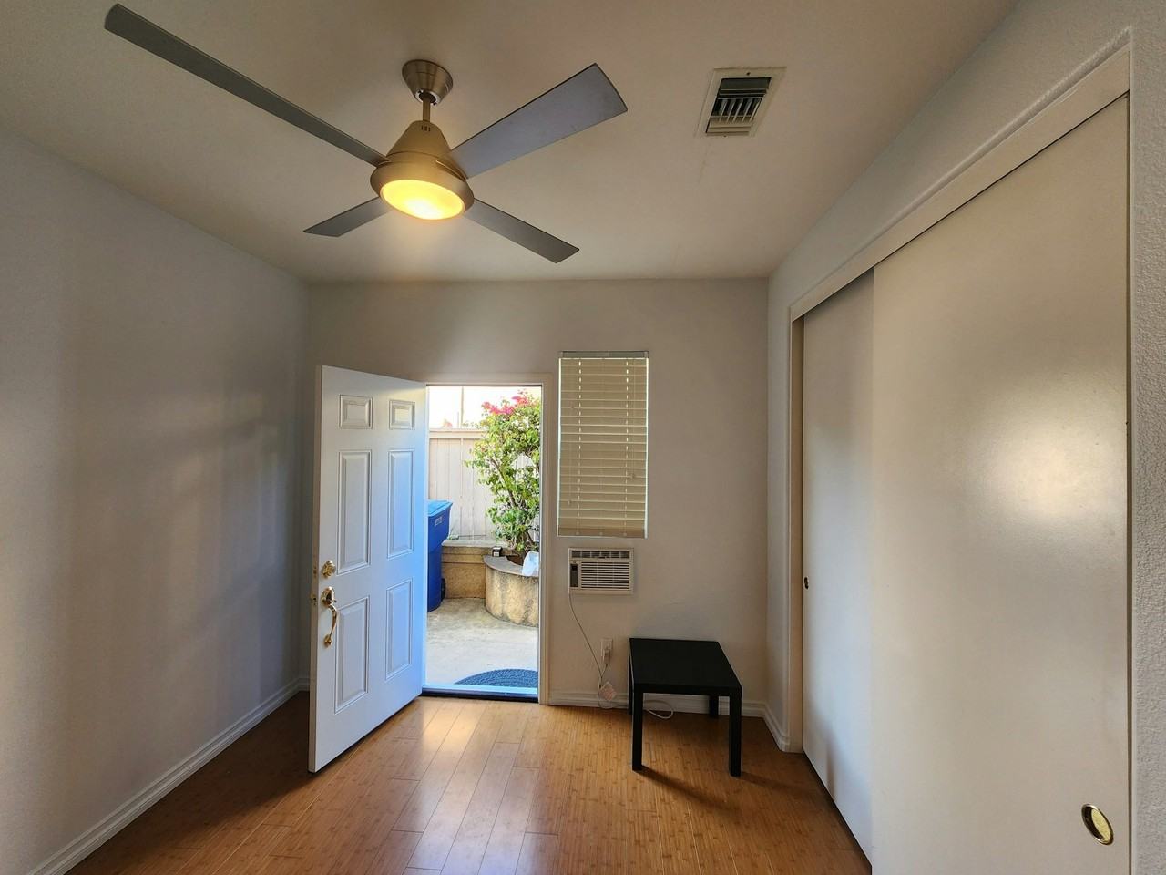 1524 Carmel Ave - Photo 2 of 15