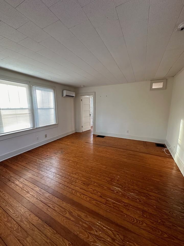 Virginia Avenue - 303 - Photo 2 of 19