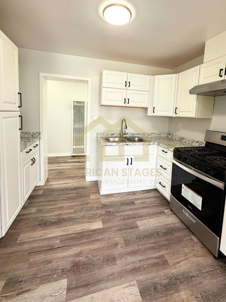 831 North O Street - Photo 3 of 16