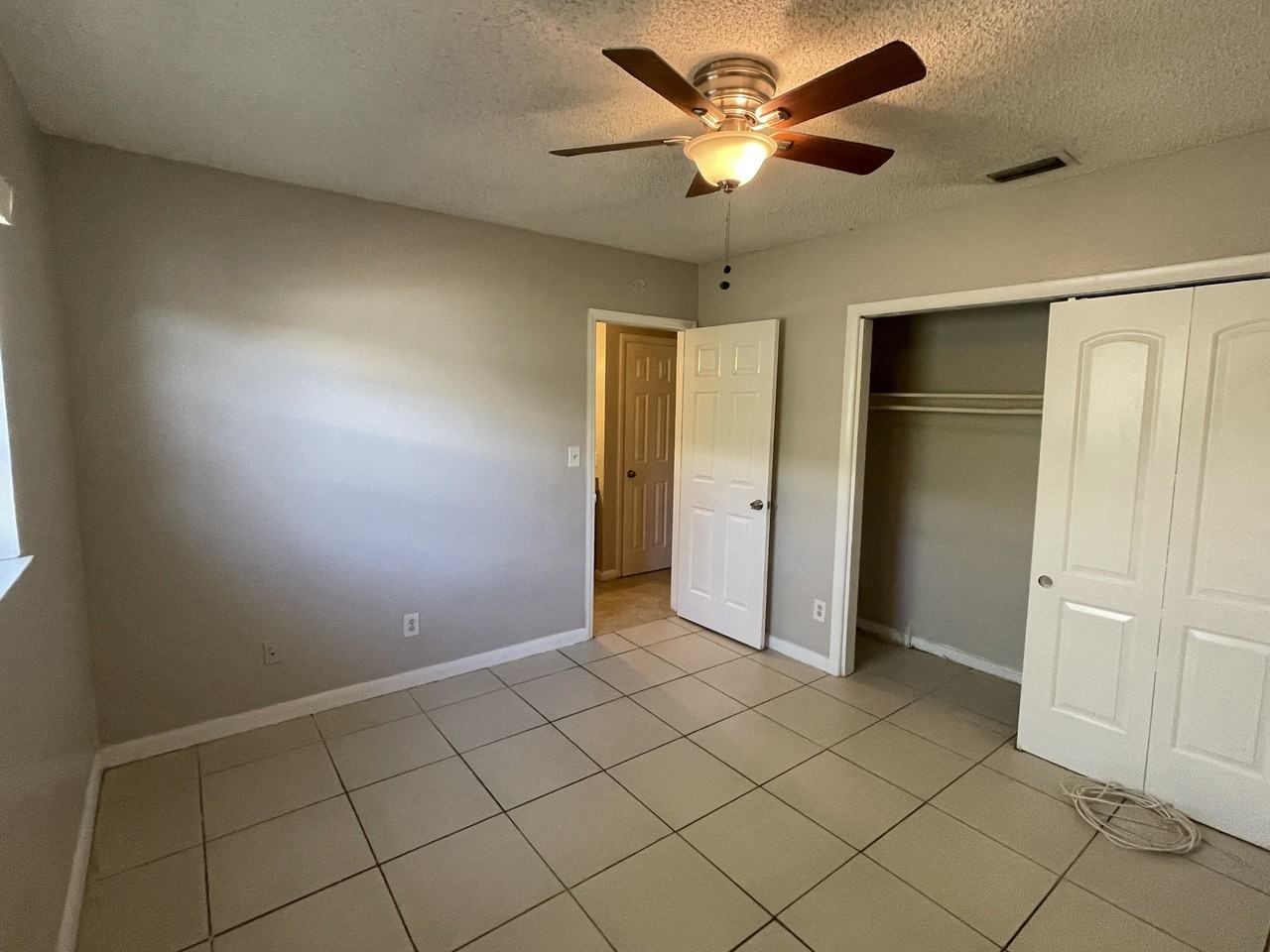 716 SW 16 Ave - Photo 4 of 26
