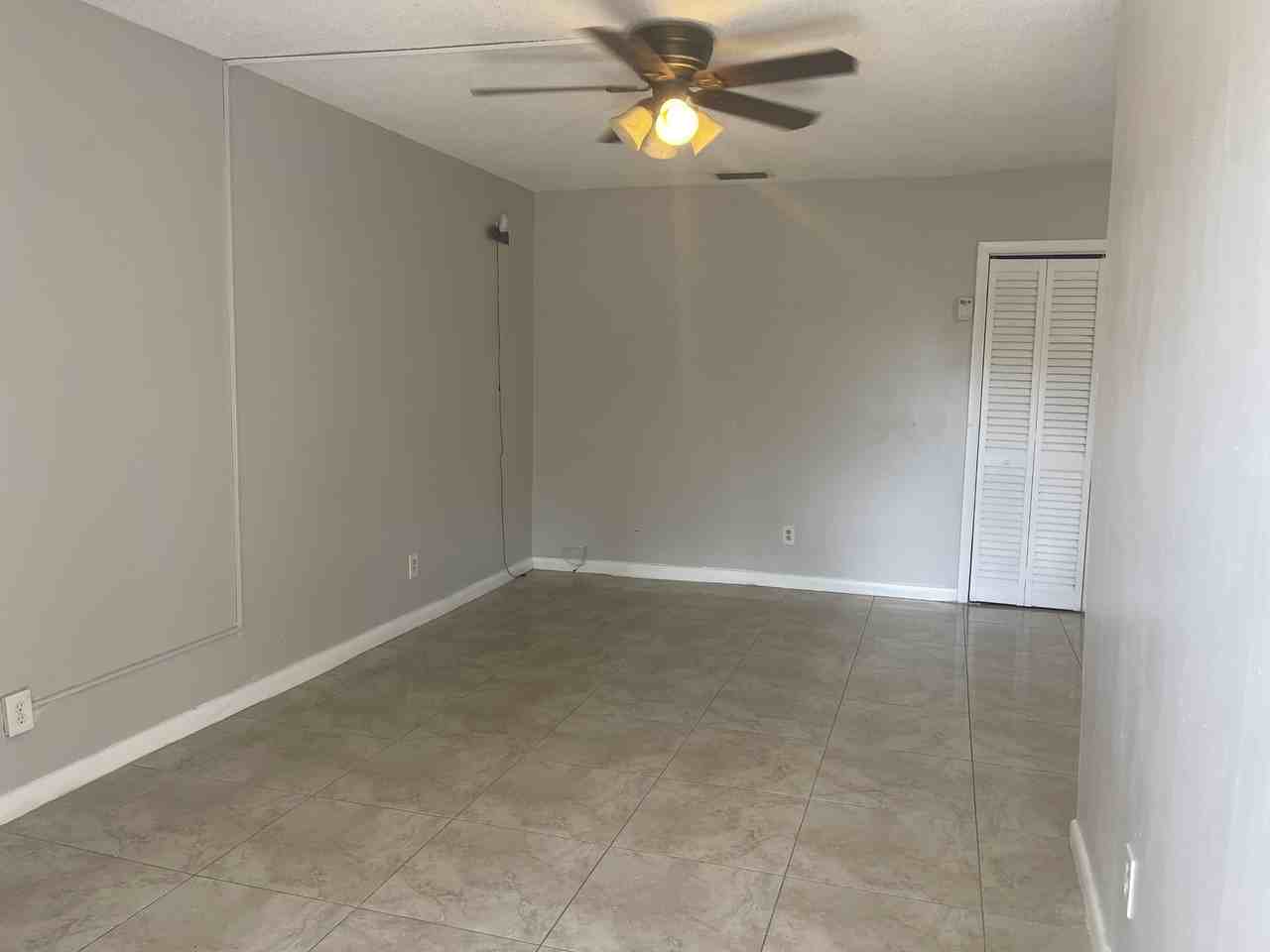 716 SW 16 Ave - Photo 7 of 26