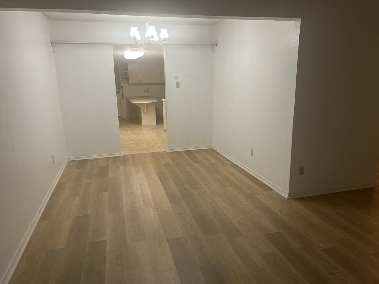 403 South Walnut Street - Photo 2 of 7