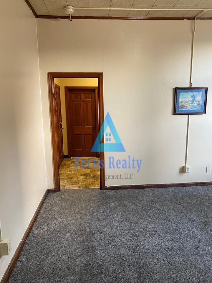 15 East Vine Street - Photo 7 of 9