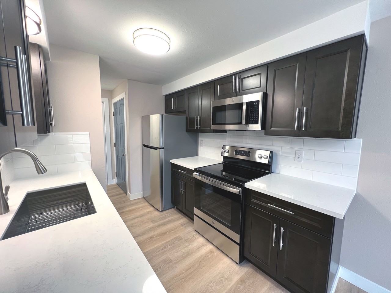 708 Browning Avenue South - Photo 3 of 26