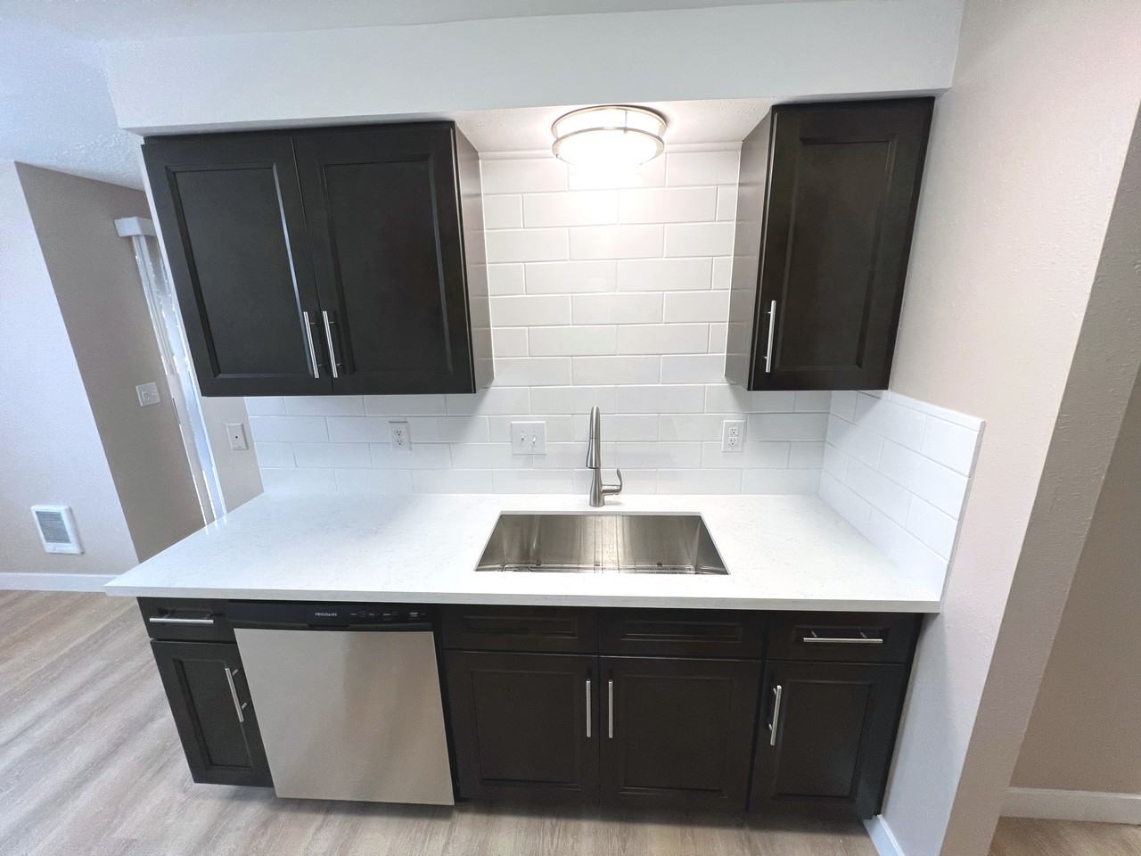 708 Browning Avenue South - Photo 5 of 26