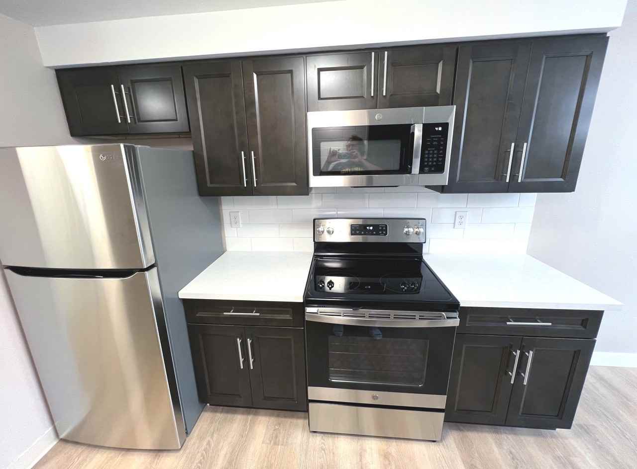 708 Browning Avenue South - Photo 7 of 26