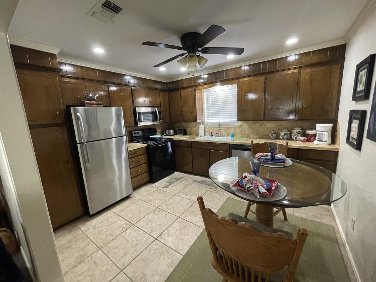 912 Canyon - Photo 6 of 44