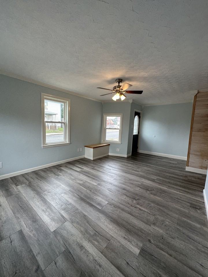 154 South Main Street - Photo 3 of 10