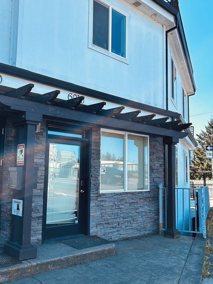 6016 NE Willow - Photo 2 of 17