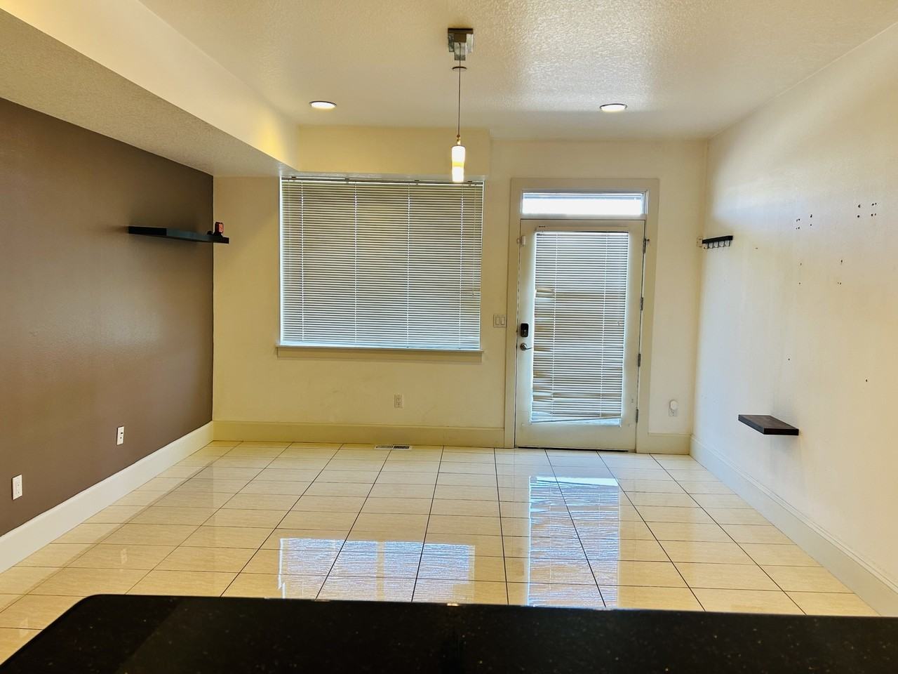 6016 NE Willow - Photo 3 of 17