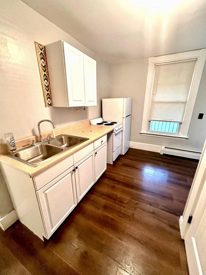 646 Main Rd. N. - Photo 5 of 28