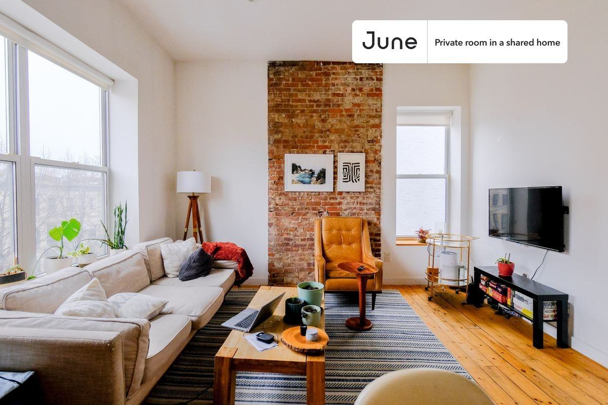 280 W 63rd St #B - Photo 2 of 10