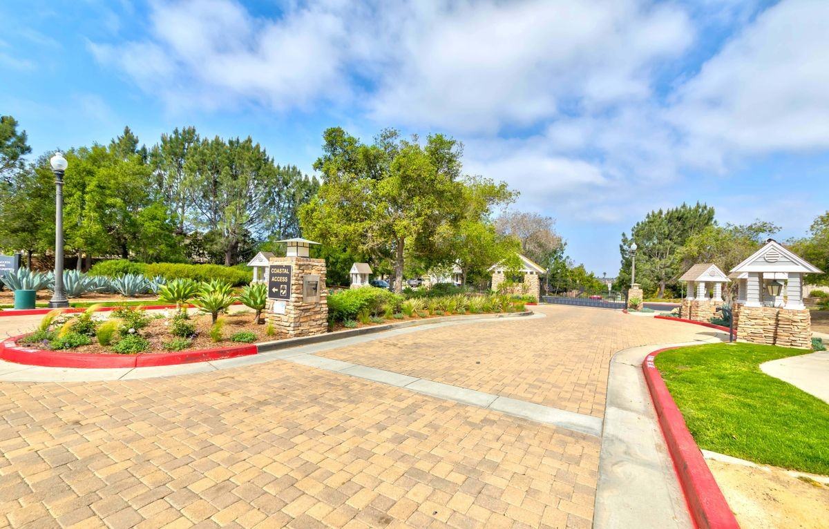 935 Heron Cir - Photo 2 of 50