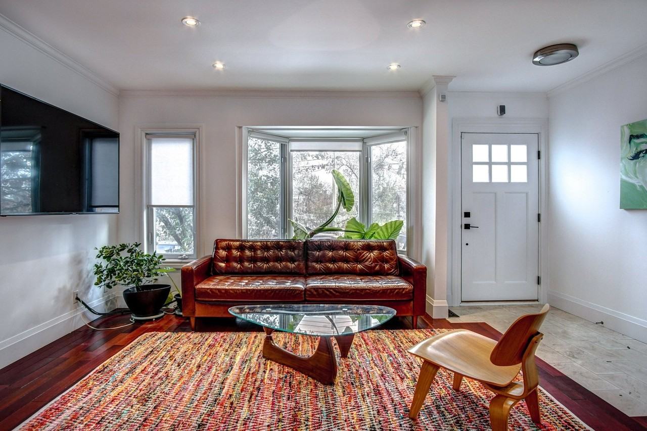 16 Bridgman Ave - Photo 3 of 21