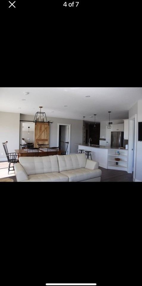 137 Elgin St - Photo 2 of 12