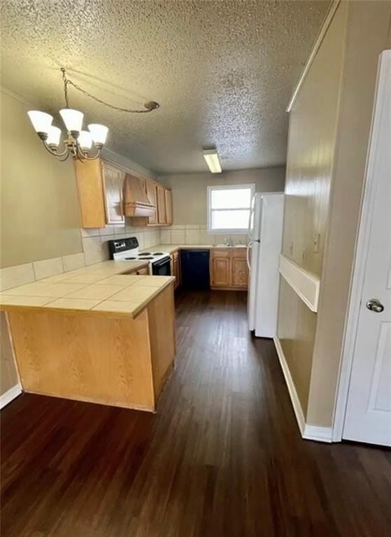 775 W Sycamore St - Photo 3 of 7