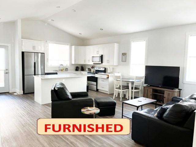 8420 81 Street - Photo 4 of 15