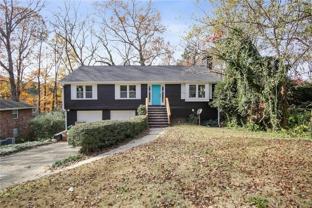 892 N Superior Ave - Photo 1 of 1