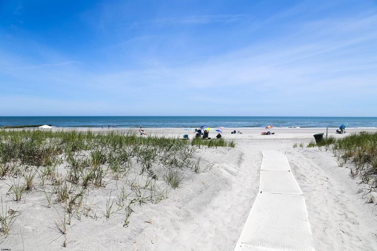 402 20th St S - Photo 4 of 50