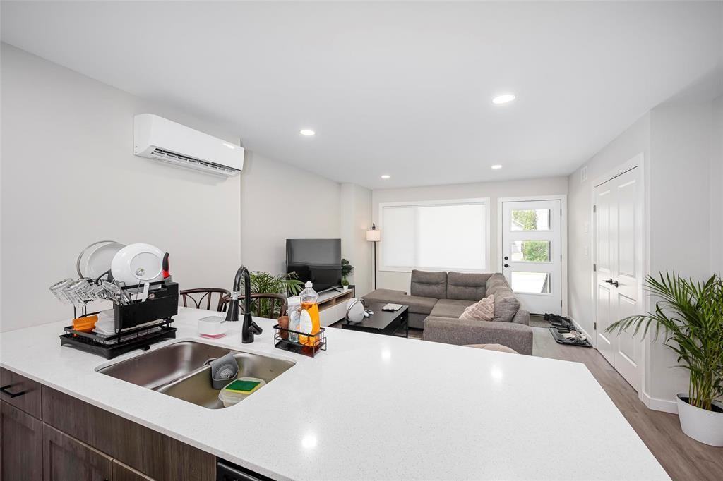 34 Smithfield Ave #MAIN - Photo 5 of 10
