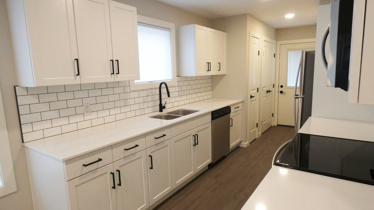 206 Yale Ave E #MAIN - Photo 2 of 12