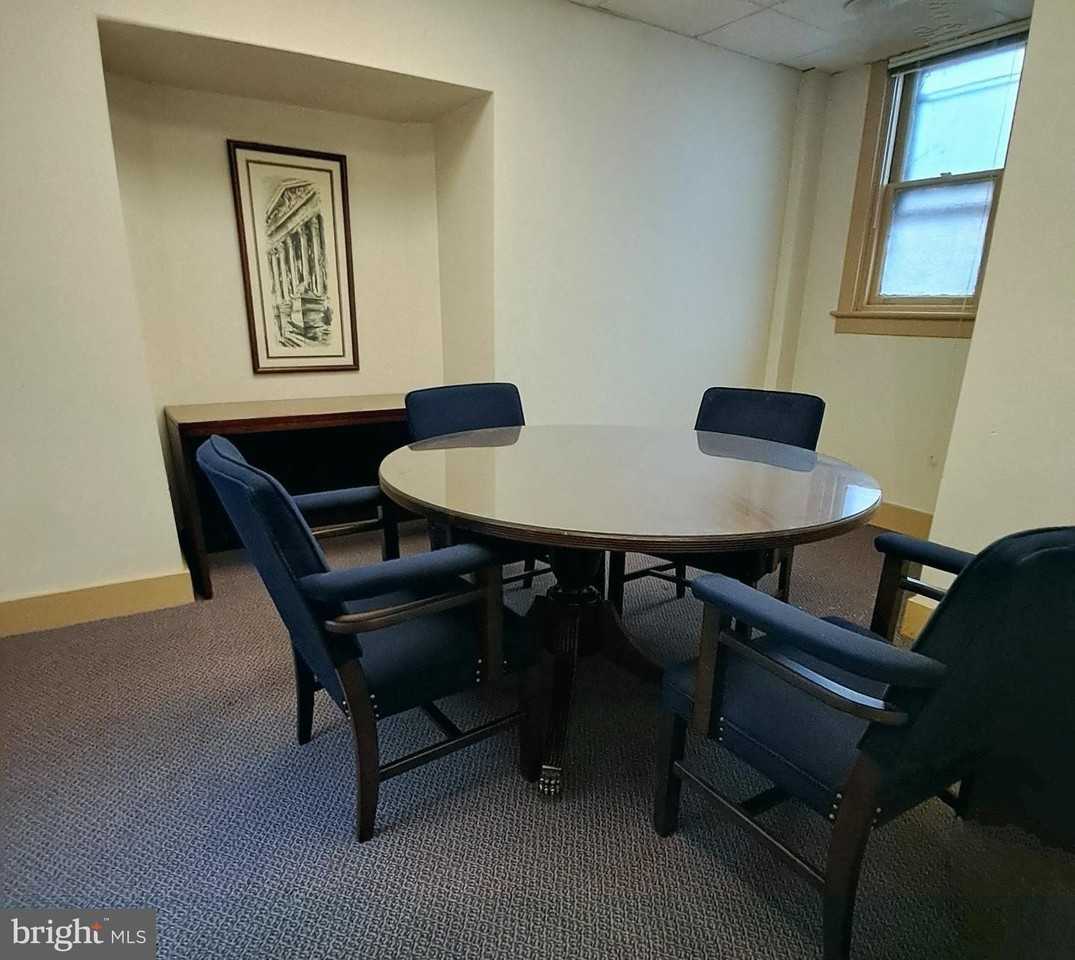 540 Court St - Photo 3 of 18