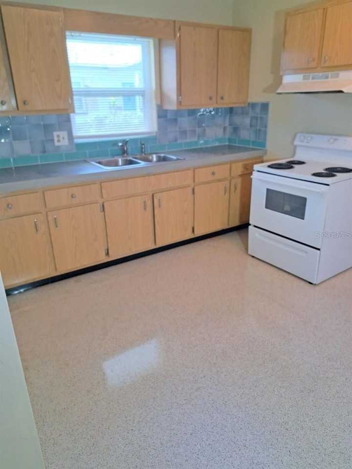 10165 106th Ter #1 - Photo 6 of 9