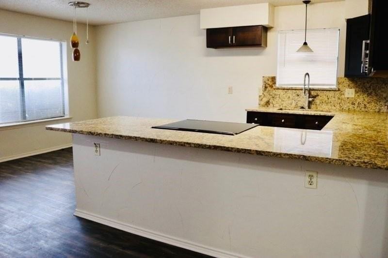 302 Shady Valley Dr - Photo 4 of 9