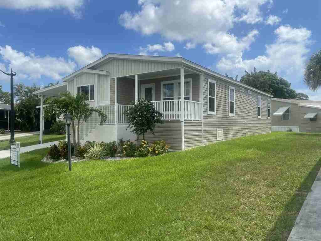 7465 44th Ter N #546 - Photo 2 of 21