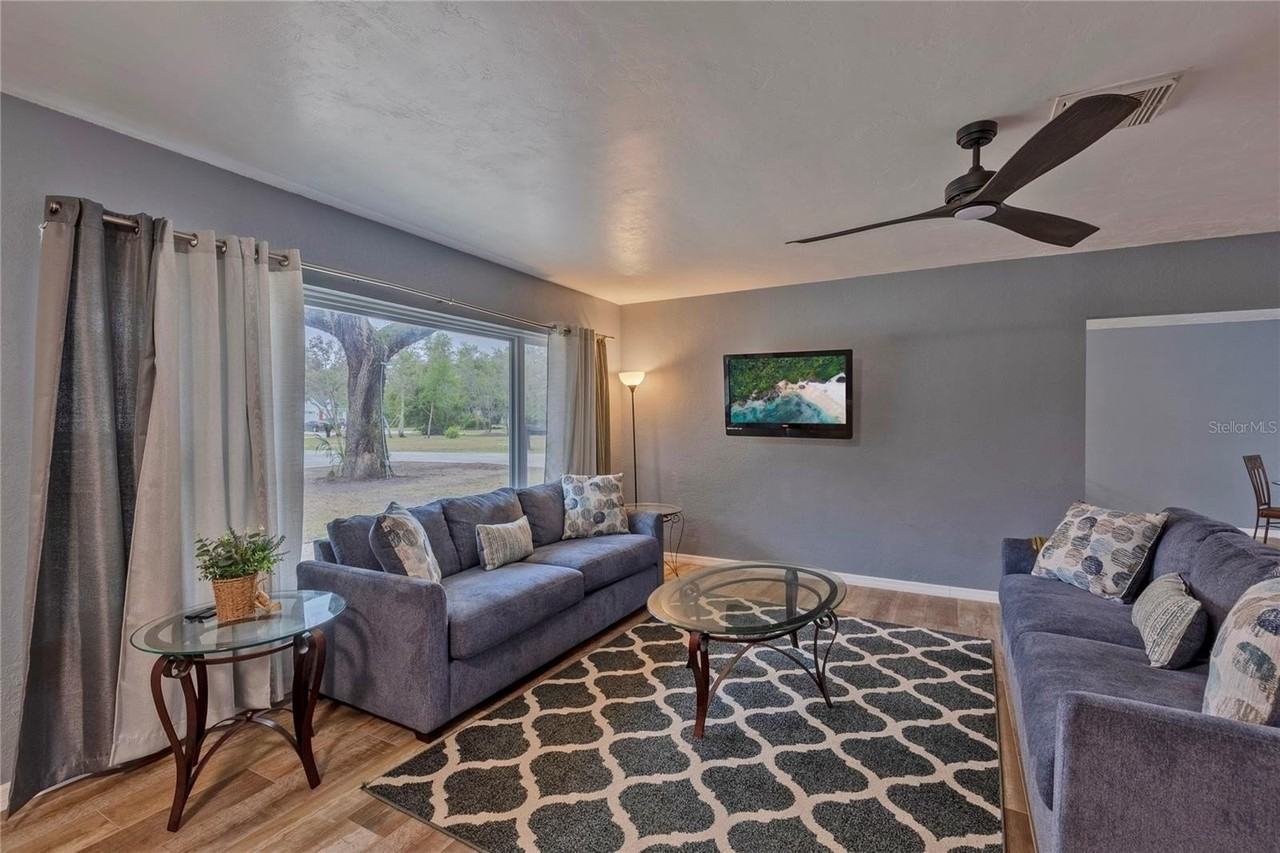 11927 Riverhills Dr - Photo 5 of 16