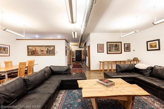 3020 E Grand Blvd - Photo 3 of 17