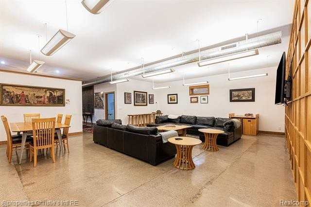 3020 E Grand Blvd - Photo 4 of 17