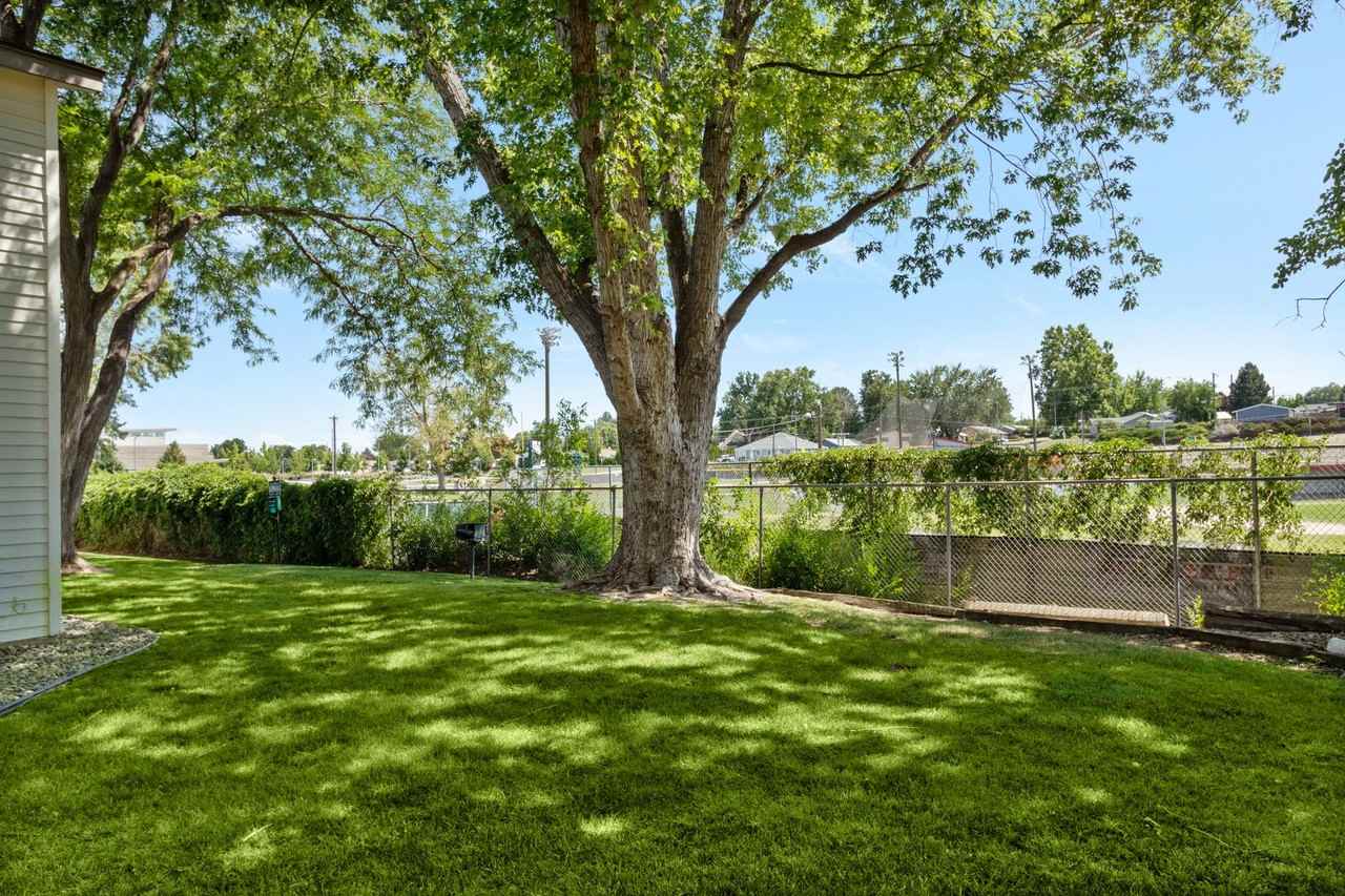 Parc 48 Apartments - Photo 3 of 50