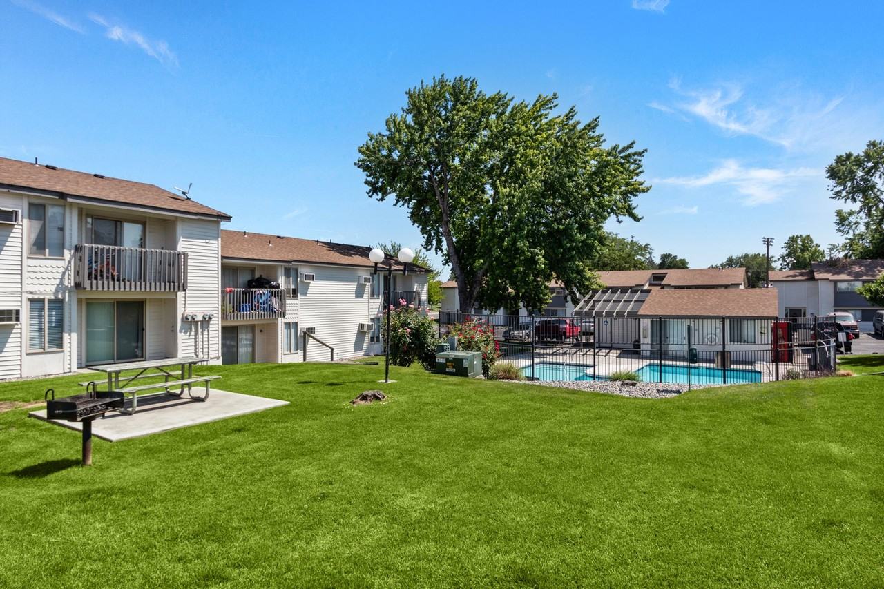 Parc 48 Apartments - Photo 4 of 50