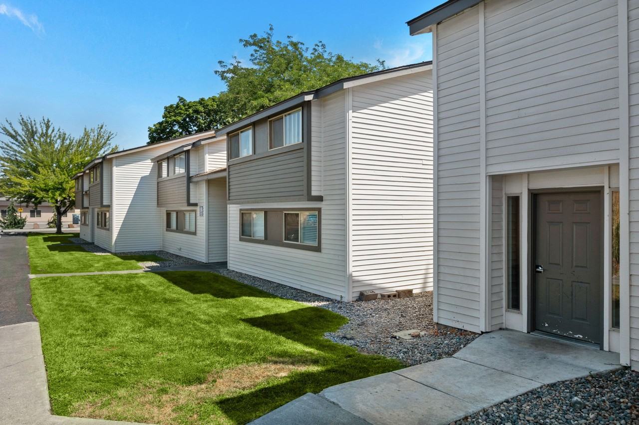 Parc 48 Apartments - Photo 5 of 50