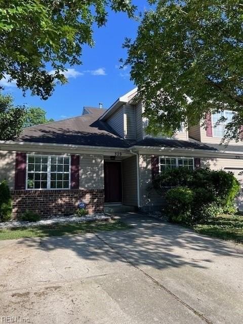 329 Nottingham Dr - Photo 2 of 20