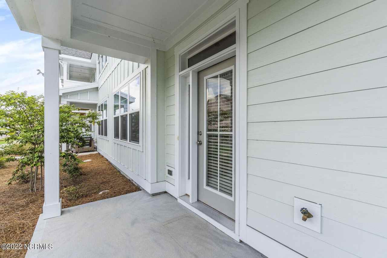 917 Wharton Ave - Photo 2 of 38