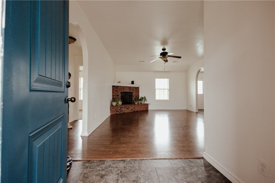 800 E Marietta Ct - Photo 3 of 27