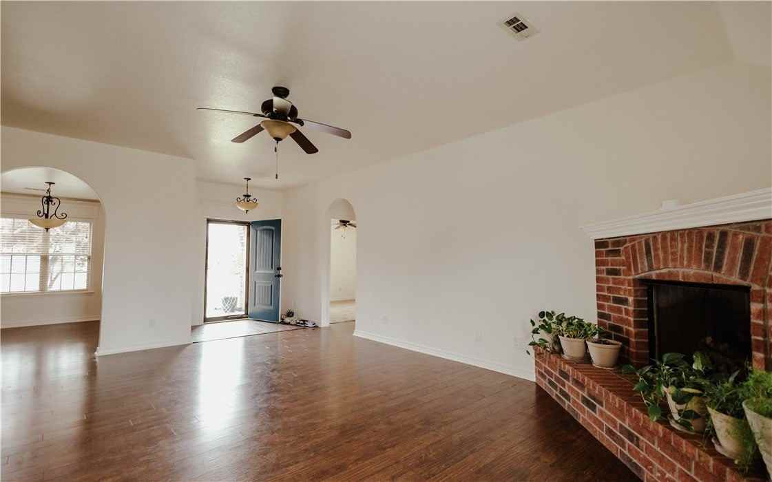 800 E Marietta Ct - Photo 5 of 27