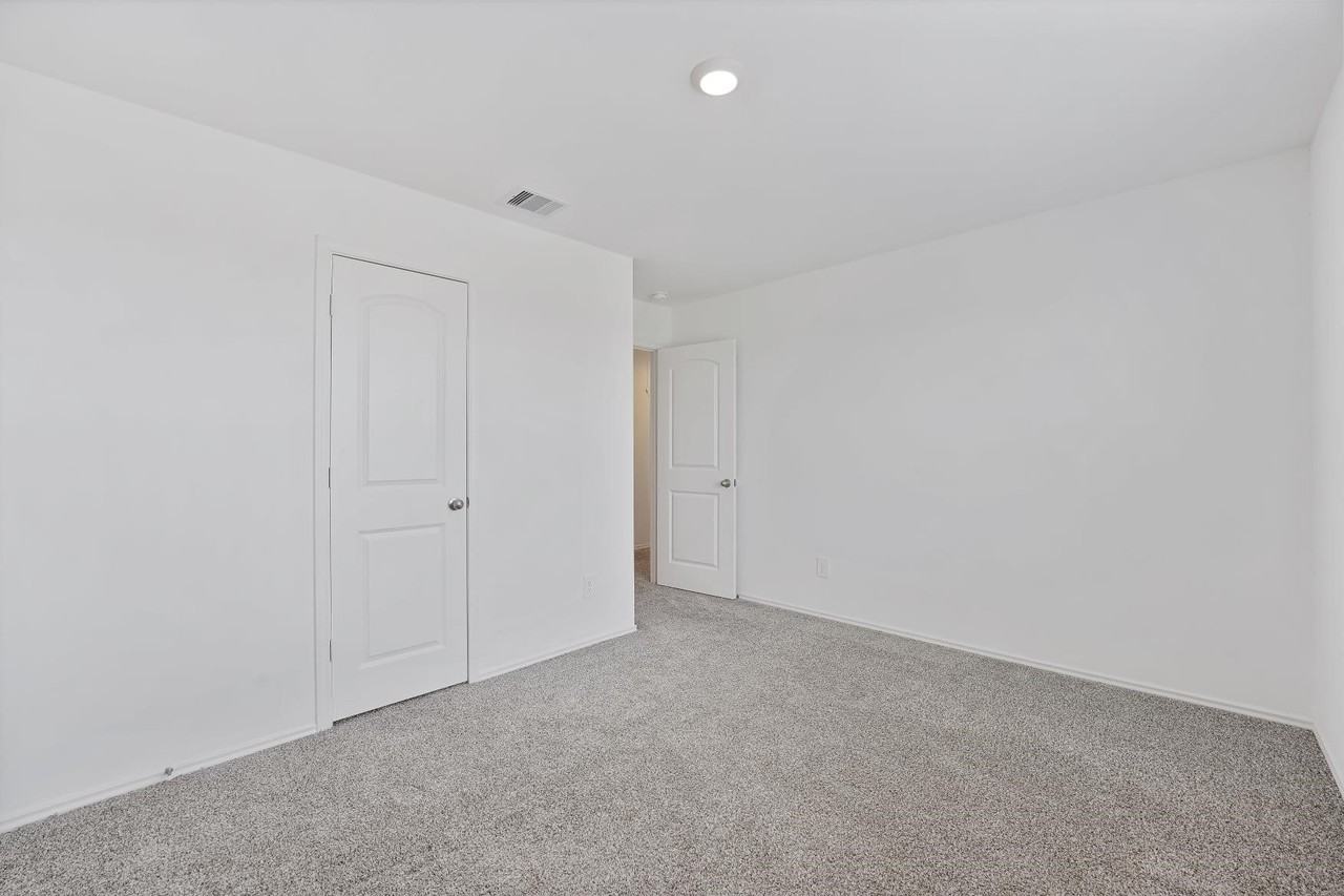 21622 Violet Ridge Rd - Photo 5 of 31