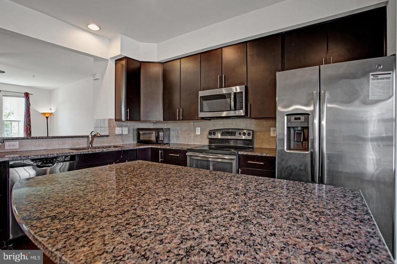 5556 Peanuts Ln - Photo 3 of 29