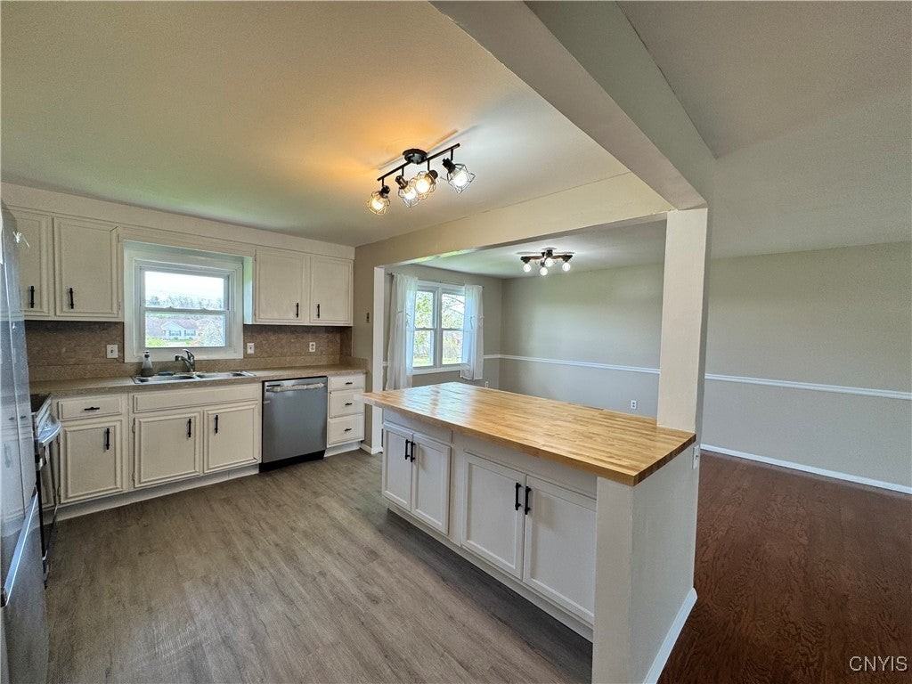 4843 Odonnell St - Photo 3 of 22