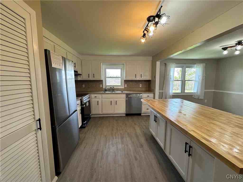 4843 Odonnell St - Photo 4 of 22