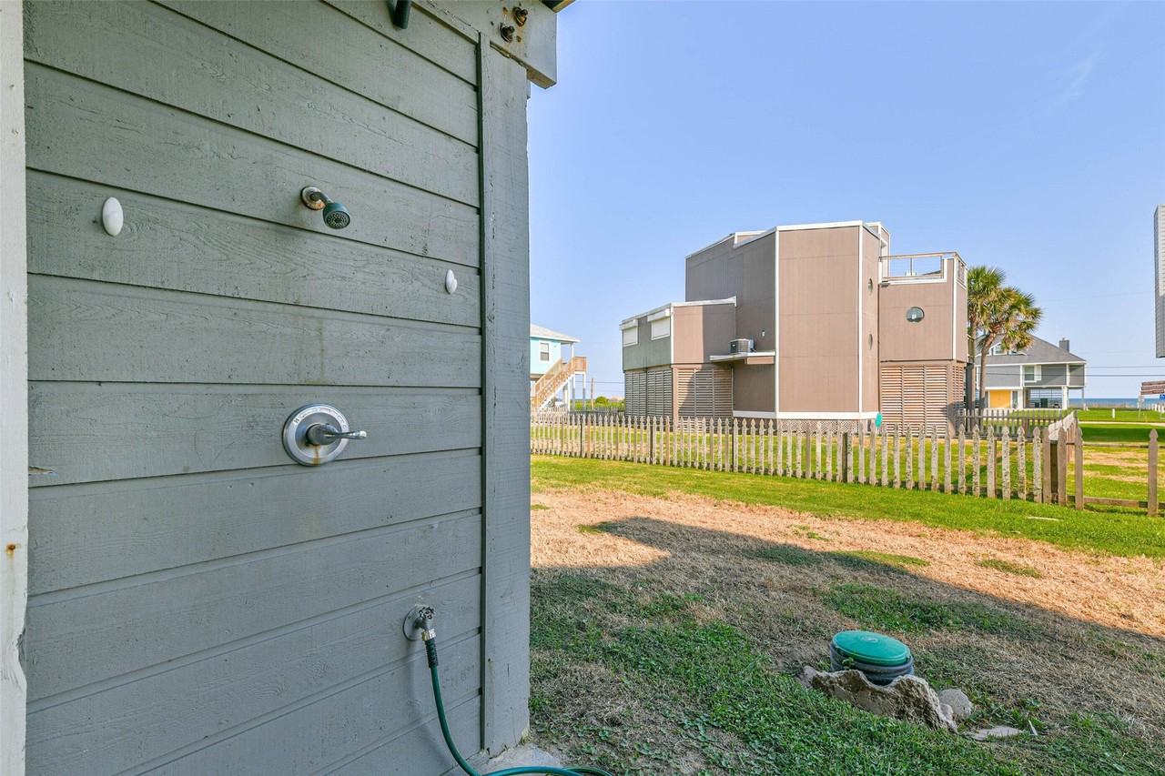 17615 Termini San Luis Pass Rd - Photo 4 of 40