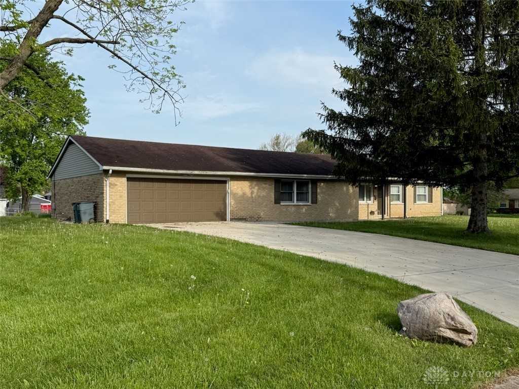 2720 Shelburne Ln - Photo 2 of 30