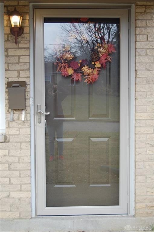 2720 Shelburne Ln - Photo 3 of 30