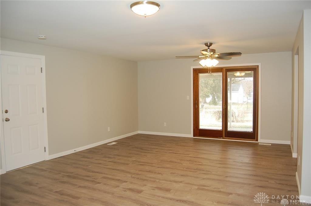 2720 Shelburne Ln - Photo 5 of 30