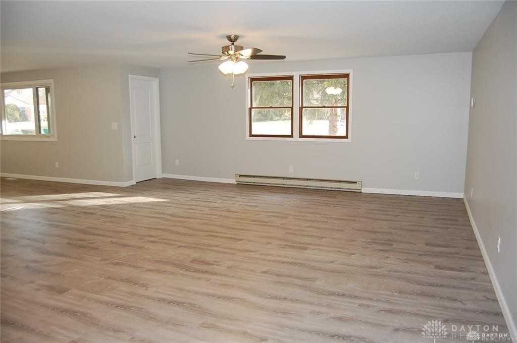 2720 Shelburne Ln - Photo 6 of 30