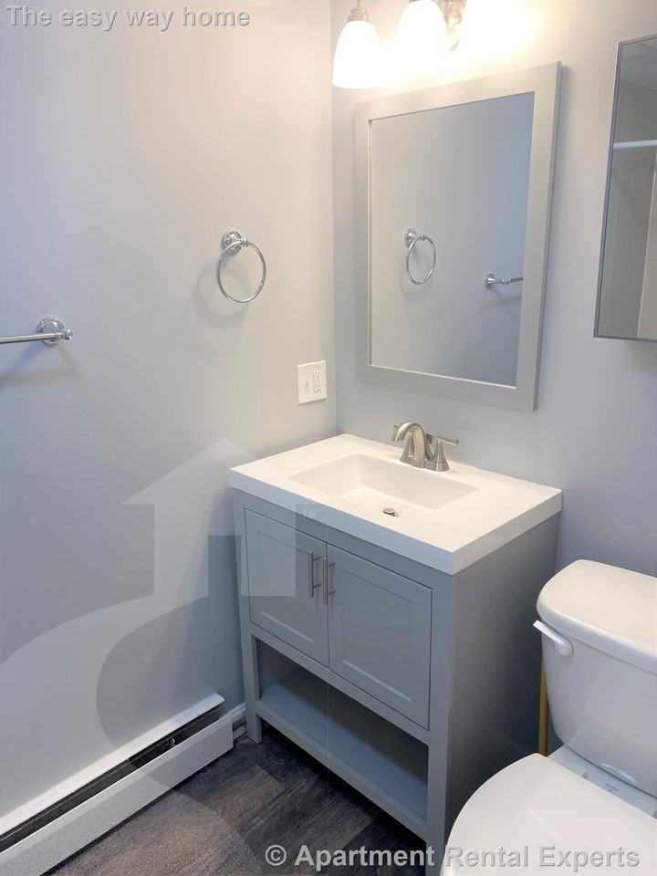 37 Spring St #4 - Photo 3 of 5